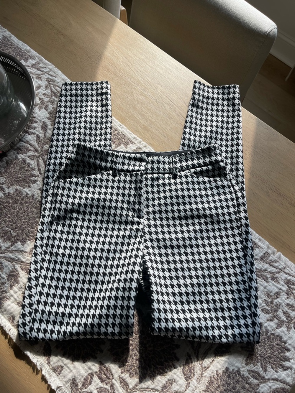 Express Black & White Houndstooth Skinny Mid Rise Dress Pants